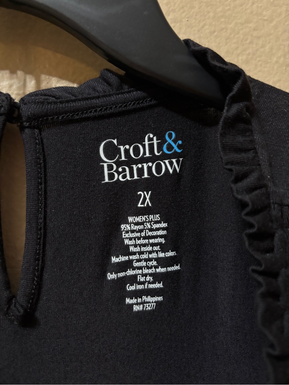 NWT Croft & Barrow Womens Plus Black Smocked Neck Sleeveless Tank Top 2X - Picture 4 of 5